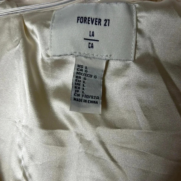 Faux  fur bomber jacket hoodie, zipper, LIKE NEW, cream,detachable hood,mob wife - Picture 9 of 14